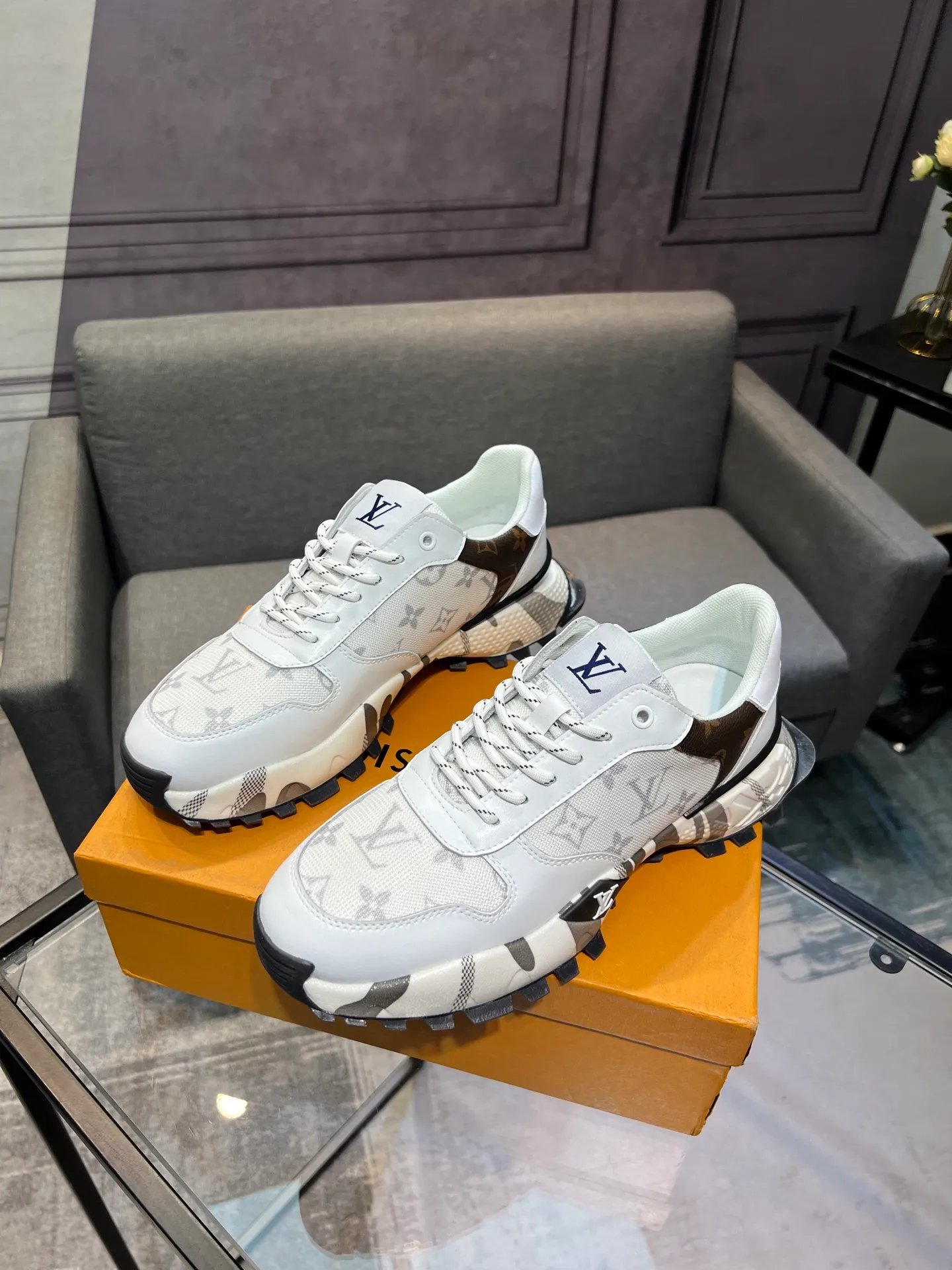 Men's shoes 💰440 [Lv] The latest casual men's shoes, high-quality workmanship, uppers made of cowhide, genuine leather insoles, fashionable rubber outsole, casual and fashionable, high-end quality, code number: 38-44. 45 can be customized and cannot be returned!